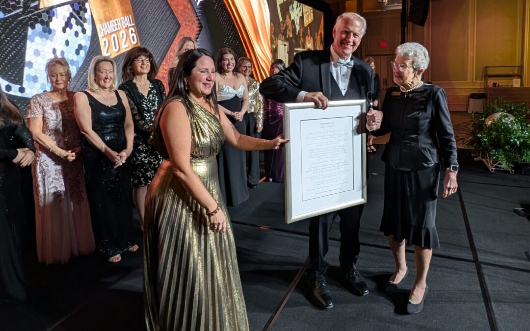 VOLUNTEERS IN MEDICINE WINS PRESTIGIOUS AWARD FROM CHAMBER OF COMMERCE FOR ITS COMMUNITY IMPACT